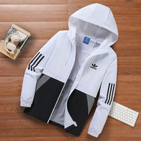 Adidas чёрно-белая лёгкая куртка с внутренней сетчатой подкладкой