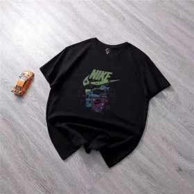 Nike стильная чёрная футболка с принтом на груди "Коктейль"
