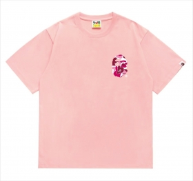 Модная в розовом цвете футболка BAPE с коротким рукавом