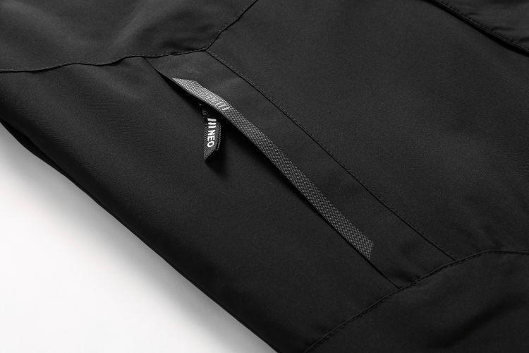 Мужская теплая куртка Adidas с карманами на молнии чёрная