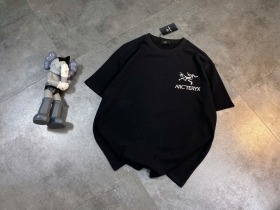 Черная хлопковая футболка Arcteryx с большим логотипом бренда сзади