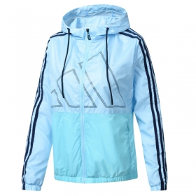 Быстросохнущая Adidas спортивная ветровка голубого цвета с принтом