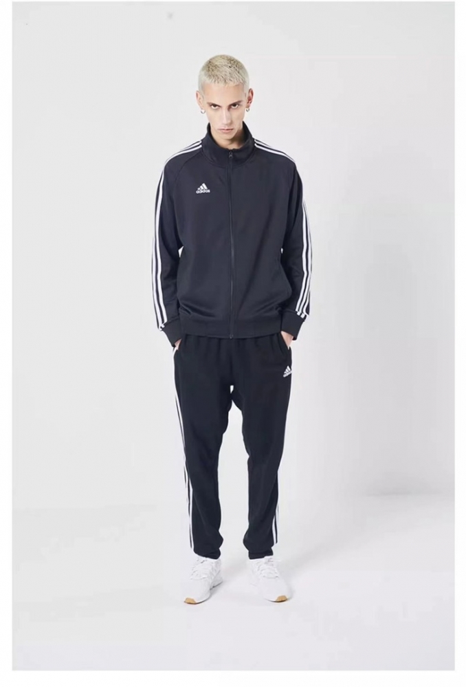 Удобный чёрный Adidas спортивный костюм с толстовкой на молнии