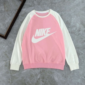 Розовый мягкий в носке свитшот Nike с белыми рукавами