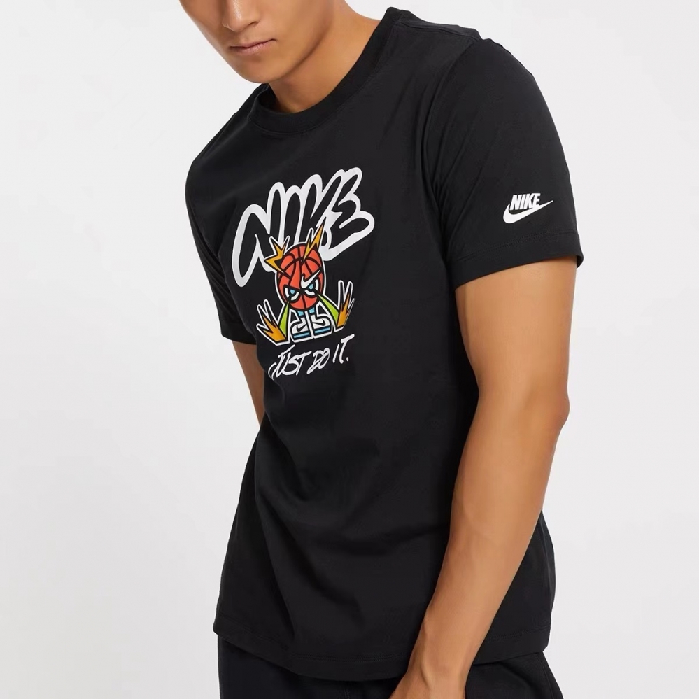 Чёрная 100% хлопковая футболка Nike с логотипом на рукаве и груди