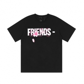 Женская чёрная футболка VLONE с надписью на груди "Friends"