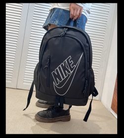 Многоцелевой красивый с лого Nike рюкзак черного цвета