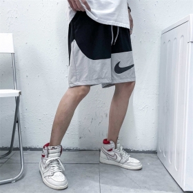 Nike шорты на резинке черного цвета с серыми вставками снизу