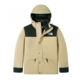 The North Face бежевого цвета куртка со скрытыми карманами