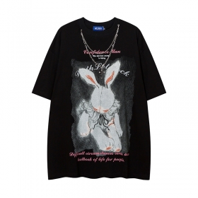 Чёрная футболка с принтом "Заяц" и цепочкой от бренда Let's Rock