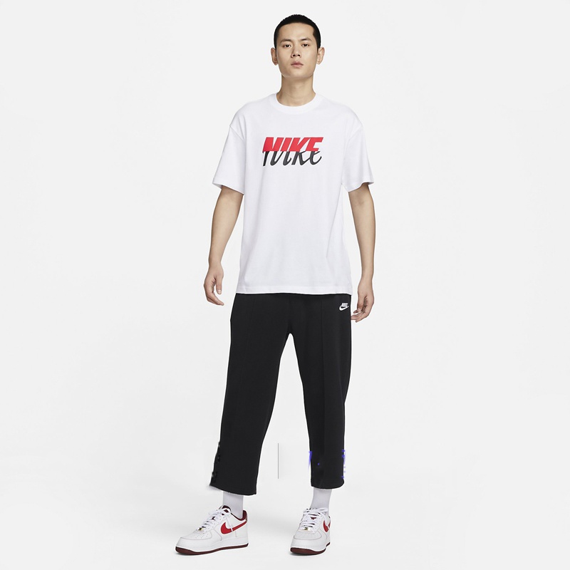 Белая Nike футболка с округлым вырезом горловины и коротким рукавом