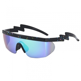 Чёрные спортивные солнцезащитные очки с защитной линзой