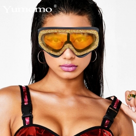 Солнцезащитные очки с большими линзами в ассортименте разные цвета