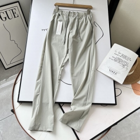 Тонкие и легкие светло-бежевые штаны от бренда Street Classic Clothes