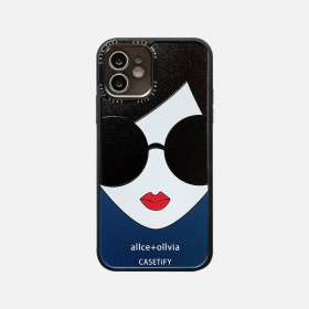 Черный чехол для телефонов iPhone от DREAM CASE "Девушка в очках"