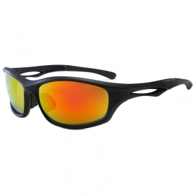 Спортивные очки черного цвета с защитными цветными линзами