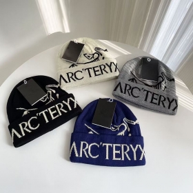 Шапка ARCTERYX с большим лого и печатью в четырех вариациях
