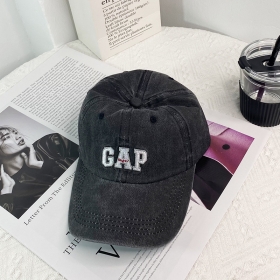 Кепка GAP с вышитым лого черная