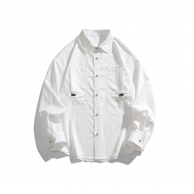 Трендовая рубашка белого цвета ACUS с нашитыми карманами спереди