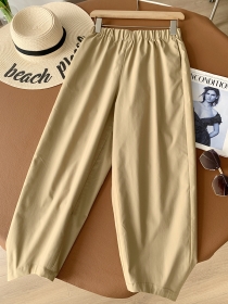 Стильные бежевые штаны Street Classic Clothes свободного кроя легкие