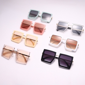 Солнцезащитные очки квадратной формы в ассортименте множество цветов