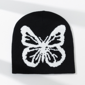 Черная качественная шапка с изображением в виде бабочки