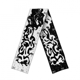 Длинный шарф из синтетики выполненный в черно-белом цвете