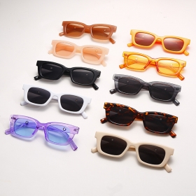 Солнцезащитные очки с овальной линзой в ассортименте разные цвета