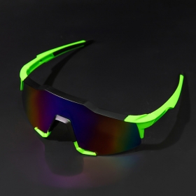 Черно-зелёные спортивные очки с зеркальным стеклом
