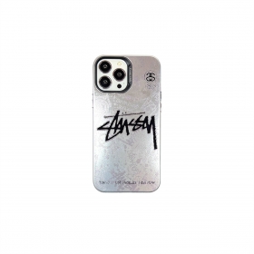 Серебряного цвета чехол для телефонов iPhone с черной надписью STUSSY