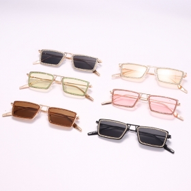Солнцезащитные очки со стразами в ассортименте разные цвета