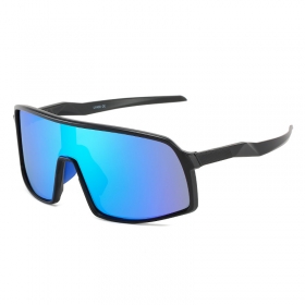 Спортивные очки чёрного цвета с синей антибликовой линзой
