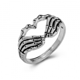 Бижутерное серебряное кольцо "Сердце из рук" с чернением