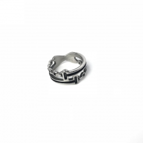 Стильное с чёрной эмалью и цепью серебряное кольцо в 3-х размерах