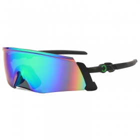 Черные солнцезащитные спортивные очки с антибликовыми линзами