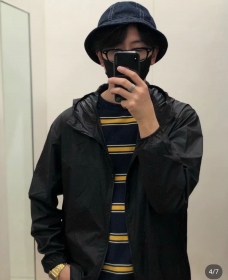 Унисекс черная ветровка от бренда Street Classic Clothes с капюшоном