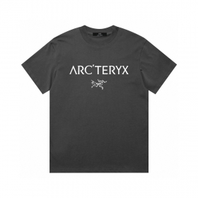 Темно-серая хлопковая футболка  Arcteryx с принтом логотипа бренда