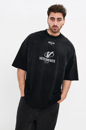 Футболка Vetements 1994 с вышитой эмблемой наличии
