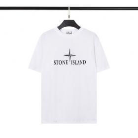 Stone Island белая с лого футболка выполнена из натурального хлопка