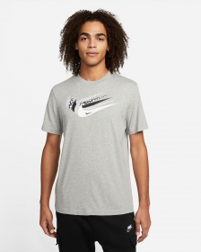 Серая с логотипом на груди Nike футболка из натурального хлопка