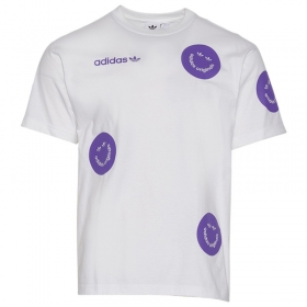 Классического кроя белая футболка Adidas с принтом "Смайлы"
