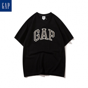 Чёрная хлопковая GAP футболка с логотипом и спущенным рукавом