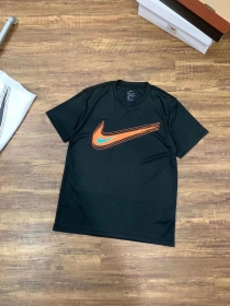 Повседневная чёрная Nike футболка с оранжевым логотипом