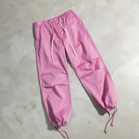 Розовые брюки бренда BE THRIVED с резинкой на талии и со сборкой внизу