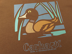 Футболка от бренда Carhartt коричневого цвета с принтом "утка на воде"