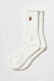 С вышивкой Bape белые высокие носки с эластичной резинкой в рубчик