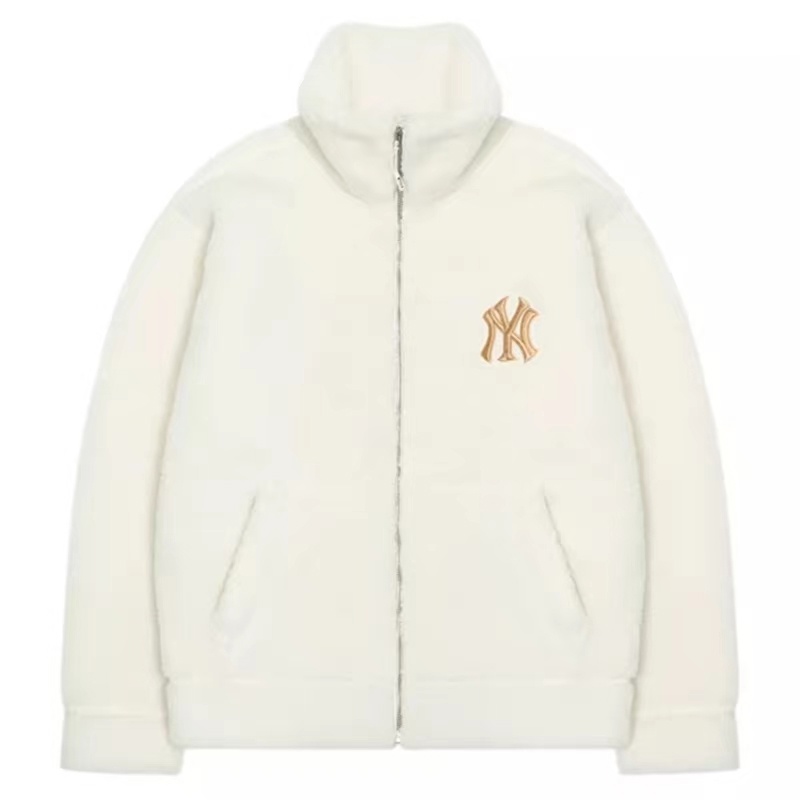 Молочного цвета шерпа-куртка на молнии и накладным карманом от MLB