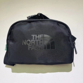 Маленькая легкая сумка в черном цвете The North Face
