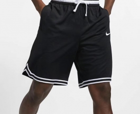 Чёрные шорты Nike на белой резинке со шнурком удлинённые