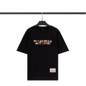 Классическая чёрная с лого Evisu футболка выполнена из 100% хлопка